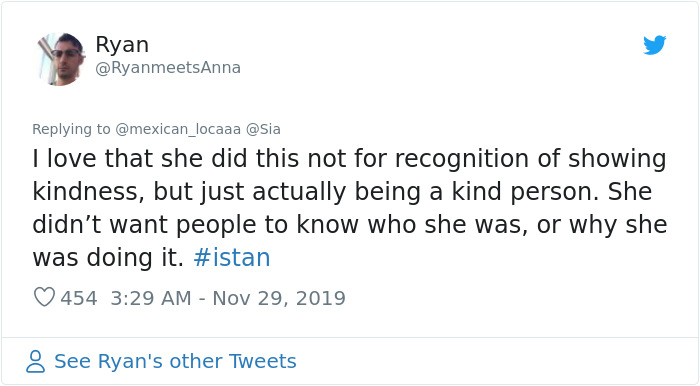 One Woman Paid Everyone's Bills At Walmart Claiming She Won A Lottery, Turns Out It Was Sia One Woman Paid Everyone's Bills At Walmart Claiming She Won A Lottery, Turns Out It Was Sia