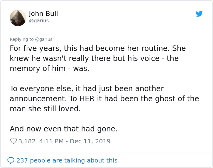 This Powerful Love And Loss Story On The London Underground Is Going Viral On Twitter This Powerful Love And Loss Story On The London Underground Is Going Viral On Twitter