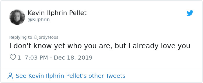 Engineer Shares A Video Of Christmas Tree Lights Turned Into A Snake Game Controlled With PS4 Controller