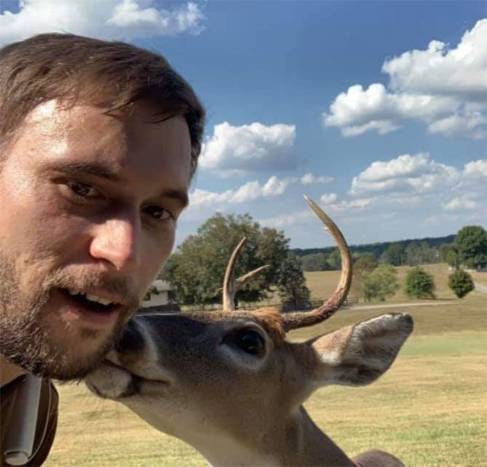 UPS-Drivers-Meets-Animals-Dogs