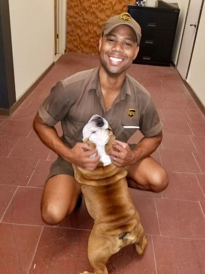UPS-Drivers-Meets-Animals-Dogs