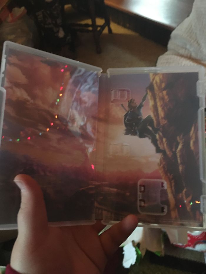Got A Game For Christmas That Didn’t Even Have The Game, Parents Paid 60$ For A Plastic Shell