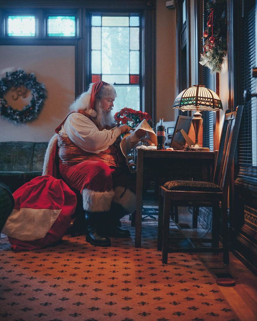 Kids Meet Santa For The First Time And It Will Warm Your Heart Kids Meet Santa For The First Time And It Will Warm Your Heart