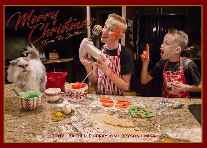 I Use My Kids To Make The Most Epic Christmas Cards Every Year I Use My Kids To Make The Most Epic Christmas Cards Every Year