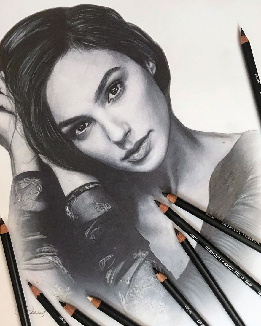 Artist Makes Amazing Hyper-Realistic Drawings Using Only Colored Pencils