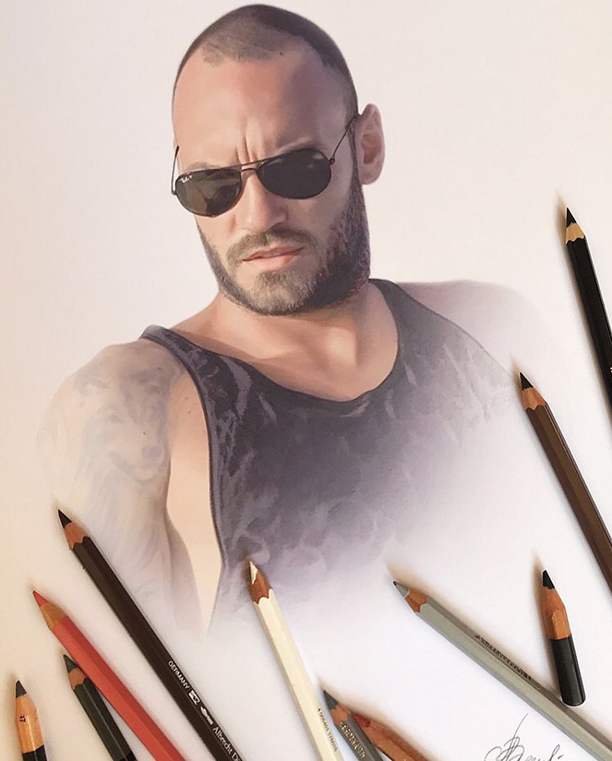 Artist Makes Amazing Hyper-Realistic Drawings Using Only Colored Pencils