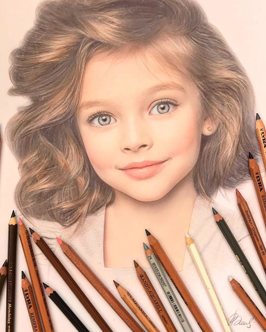 Artist Makes Amazing Hyper-Realistic Drawings Using Only Colored Pencils