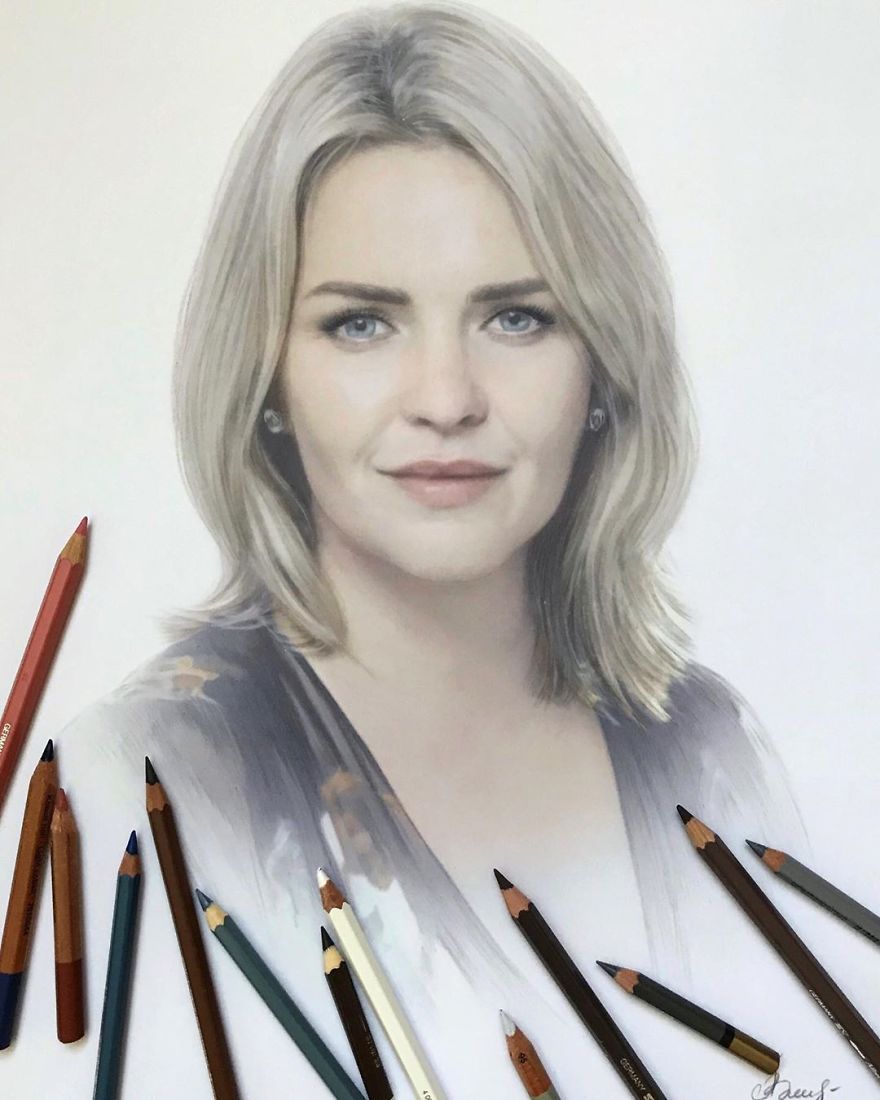 Artist Makes Amazing Hyper-Realistic Drawings Using Only Colored Pencils