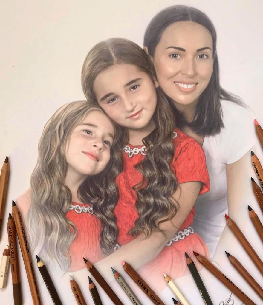 Artist Makes Amazing Hyper-Realistic Drawings Using Only Colored Pencils