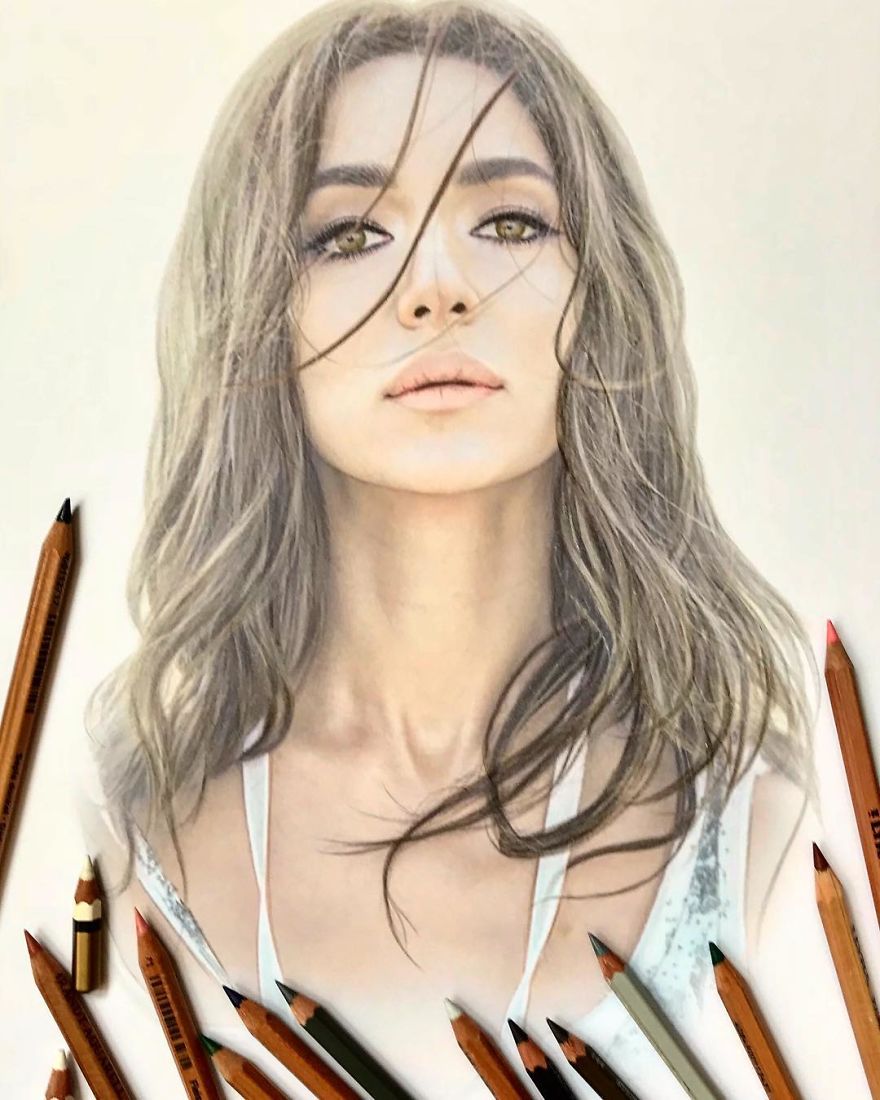 Artist Makes Amazing Hyper-Realistic Drawings Using Only Colored Pencils