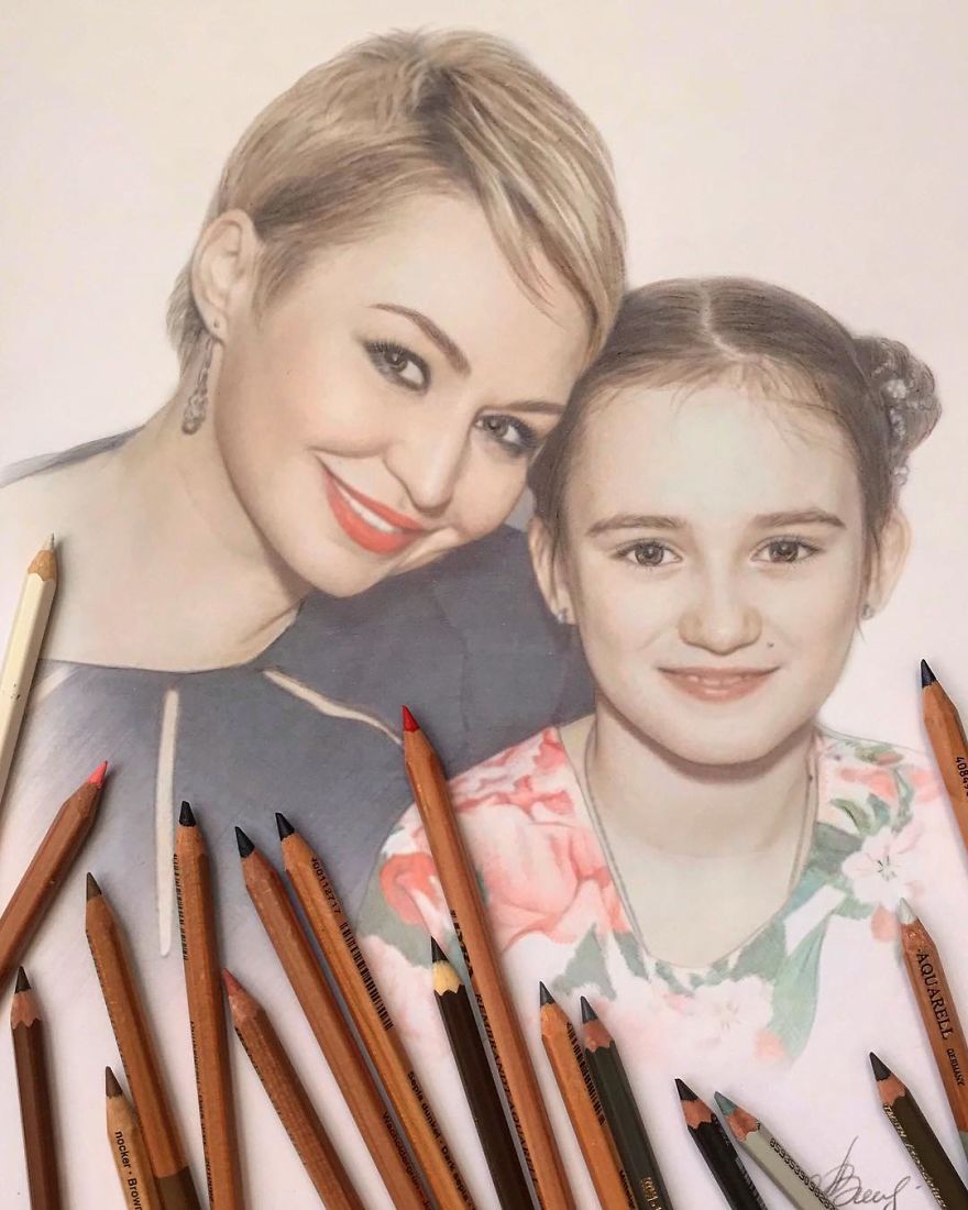 Artist Makes Amazing Hyper-Realistic Drawings Using Only Colored Pencils
