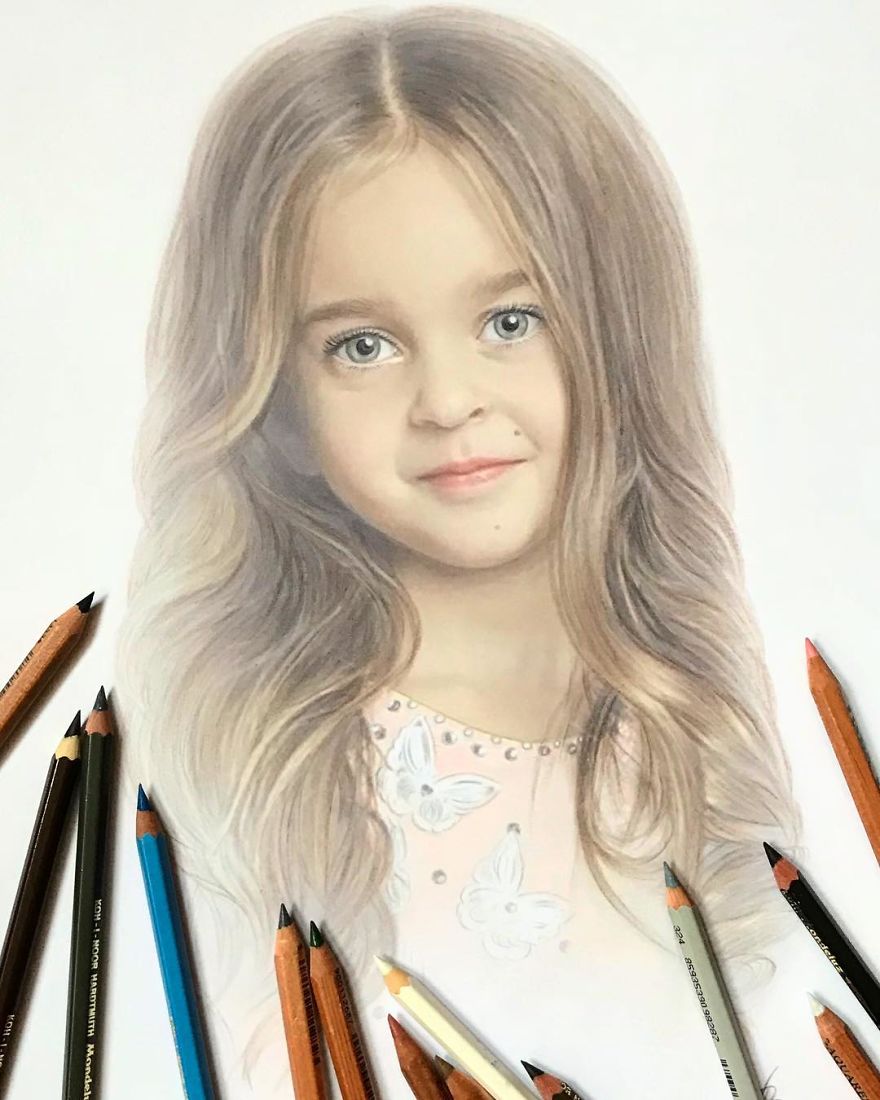 Artist Makes Amazing Hyper-Realistic Drawings Using Only Colored Pencils