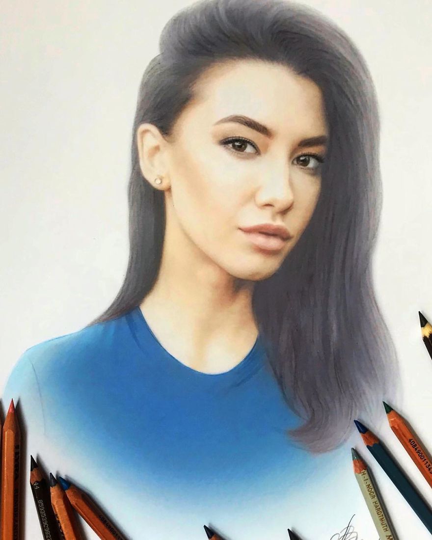 Artist Makes Amazing Hyper-Realistic Drawings Using Only Colored Pencils