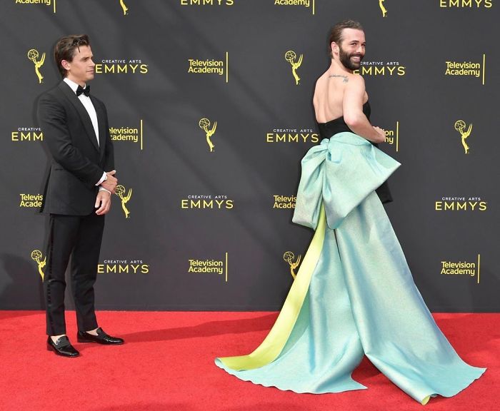 Cosmopolitan UK Features The First Non-Female Model On Their Cover In 35 Years Cosmopolitan UK Features The First Non-Female Model On Their Cover In 35 Years