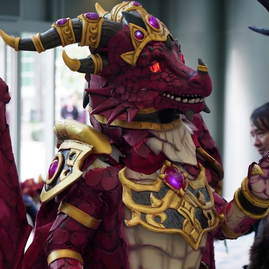 I Used Foam And 3D Prints To Create An Animated Dragon Cosplay And It Took Me Over 400 Hours (18 Pics)