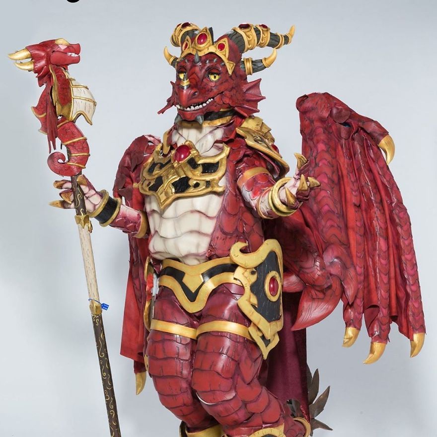 I Used Foam And 3D Prints To Create An Animated Dragon Cosplay And It Took Me Over 400 Hours (18 Pics)