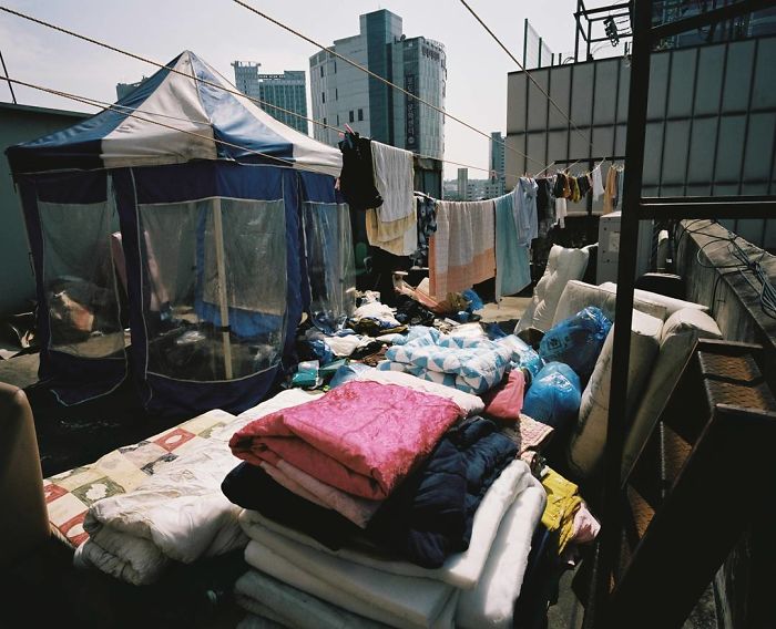 Poor-South-Korea-Living-Conditions-Goshiwon-Photography-Sim-Kyu-Dong