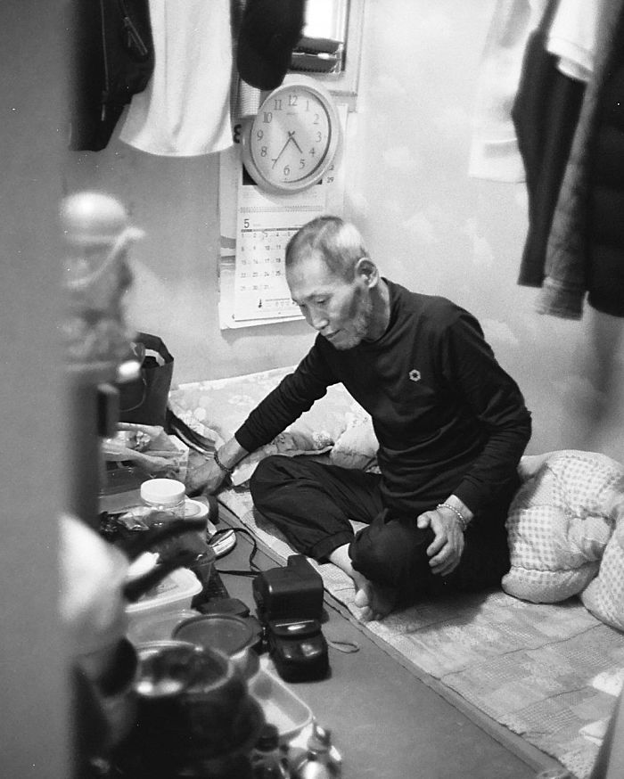 Poor-South-Korea-Living-Conditions-Goshiwon-Photography-Sim-Kyu-Dong