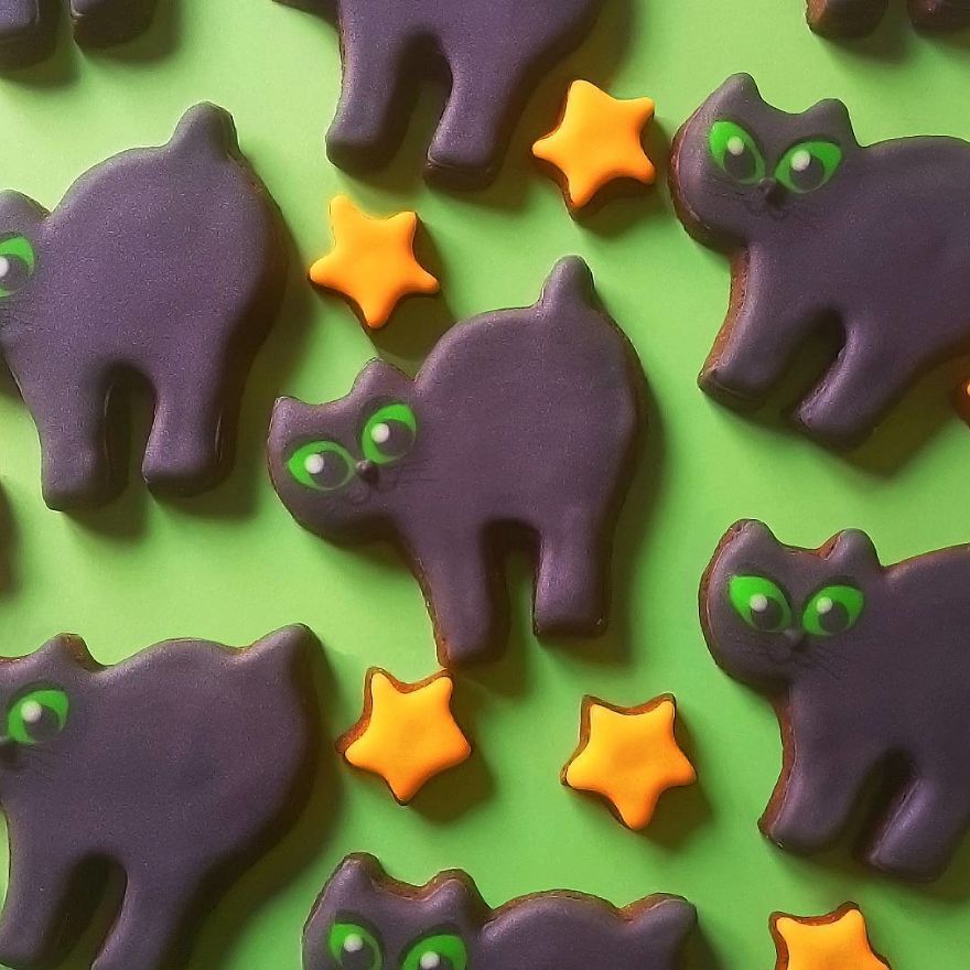 I Spend My Free Time Creating Cookies Of Characters Almost Too Cute To Eat!