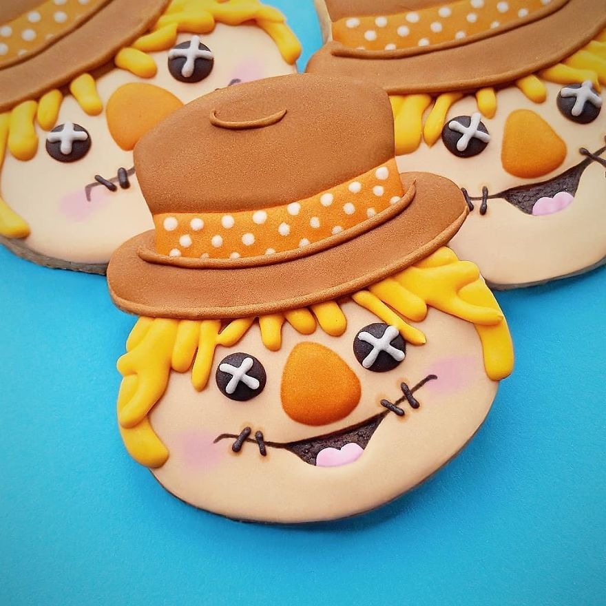 I Spend My Free Time Creating Cookies Of Characters Almost Too Cute To Eat!