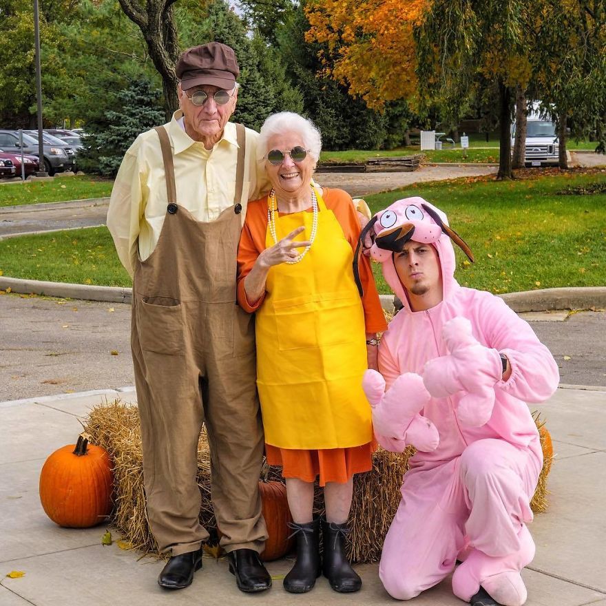 41 Pics Of A 93-Year-Old Grandma & Her Grandson Rocking The Funniest Co...