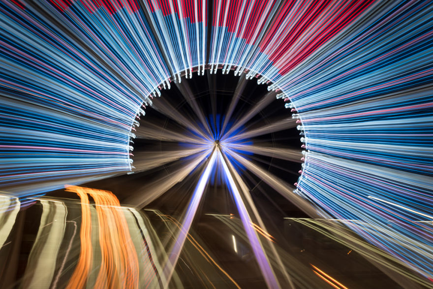 13 Long Exposure Zoom Pictures I Took Of A Ferris Wheel