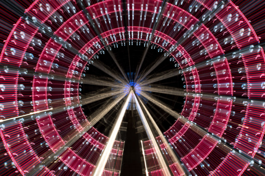 13 Long Exposure Zoom Pictures I Took Of A Ferris Wheel