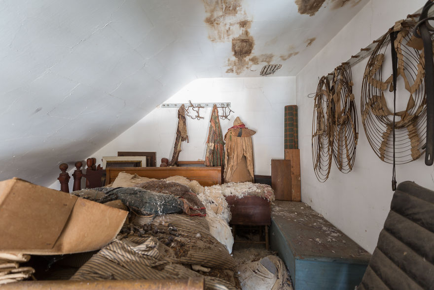 The Hidden Legacy Of The Abandoned Farmhouse That I Found In Long Island, New York The Hidden Legacy Of The Abandoned Farmhouse That I Found In Long Island, New York