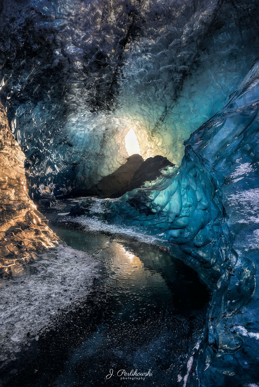 I Hiked For 2 Hours To The Ice Caves In Iceland, And What I Saw Inside Is Pure Magic (10 Pics) I Hiked For 2 Hours To The Ice Caves In Iceland, And What I Saw Inside Is Pure Magic (10 Pics)