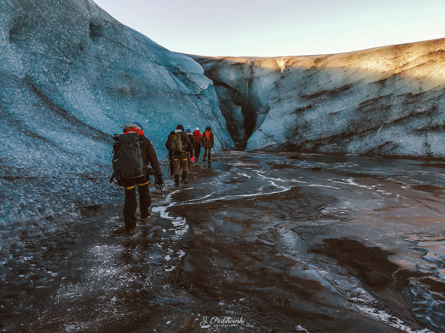 I Hiked For 2 Hours To The Ice Caves In Iceland, And What I Saw Inside Is Pure Magic (10 Pics)