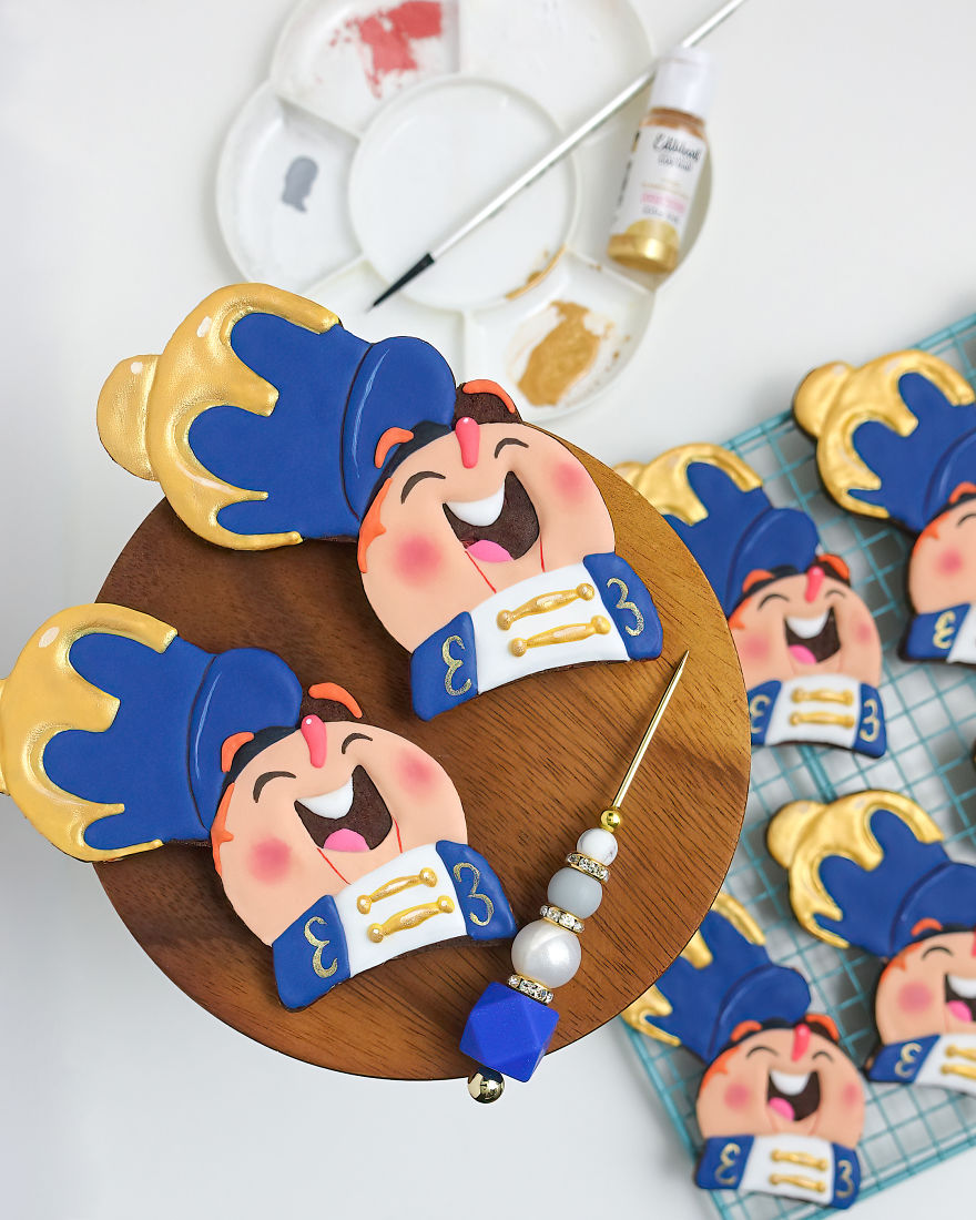 I Spend My Free Time Creating Cookies Of Characters Almost Too Cute To Eat!