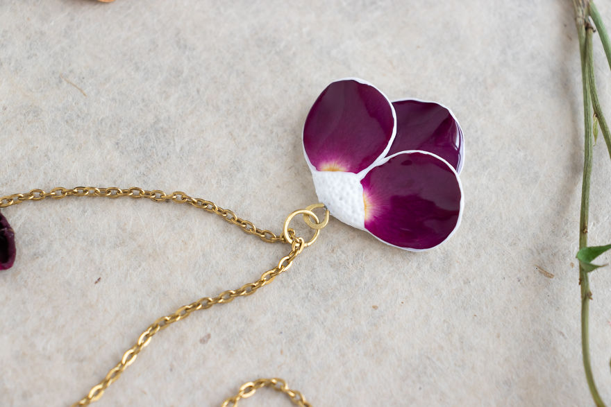 I Love To Turn Real Roses Into Unusual Art Jewelry I Love To Turn Real Roses Into Unusual Art Jewelry