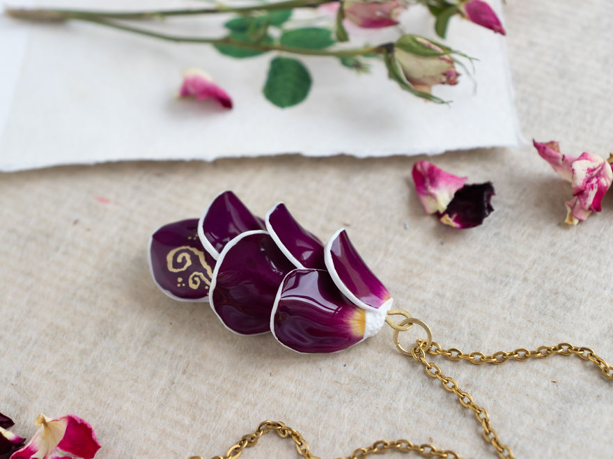 I Love To Turn Real Roses Into Unusual Art Jewelry