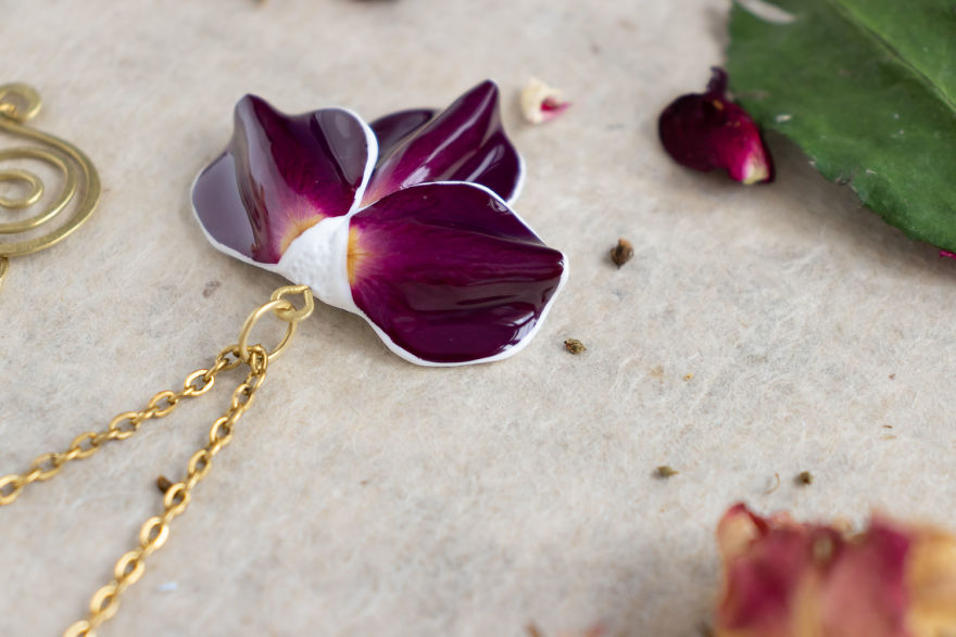 I Love To Turn Real Roses Into Unusual Art Jewelry I Love To Turn Real Roses Into Unusual Art Jewelry