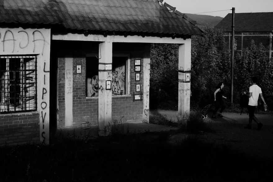 40 Street Photos From Serbia