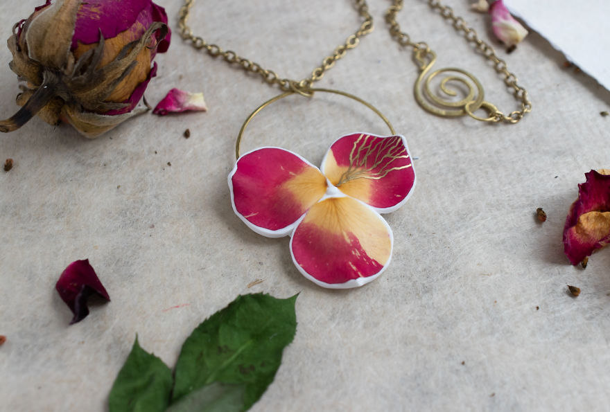 I Love To Turn Real Roses Into Unusual Art Jewelry I Love To Turn Real Roses Into Unusual Art Jewelry