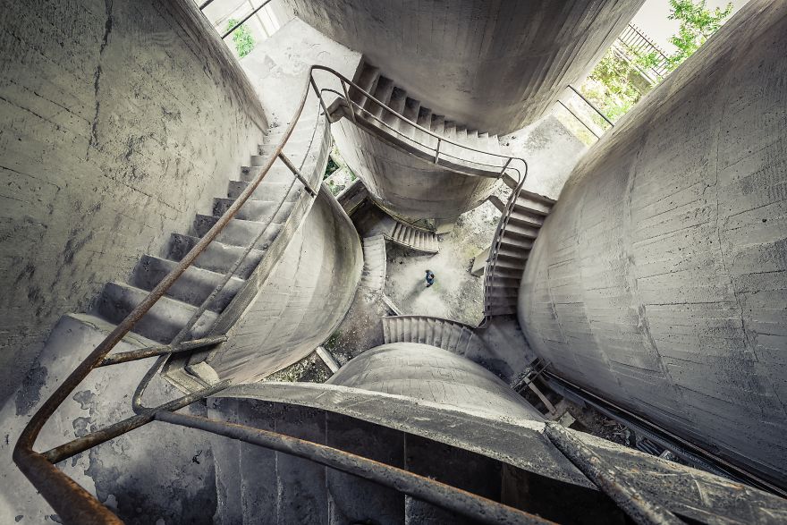 Love The Stairs On This (Italy)