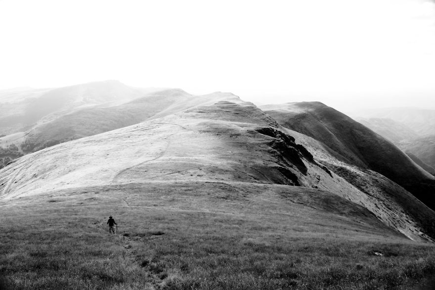 40 Street Photos From Serbia