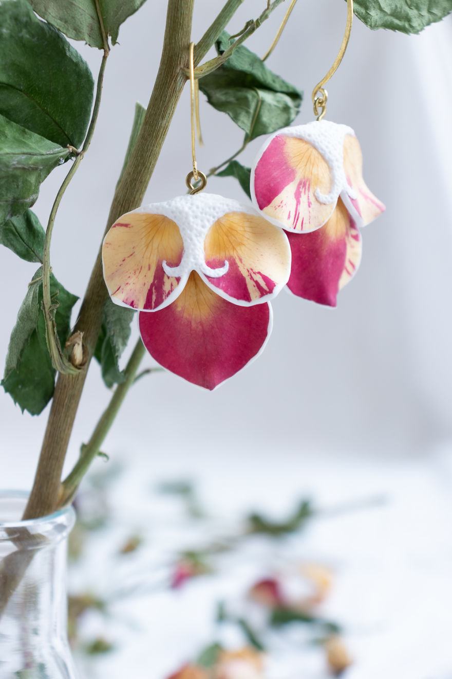 I Love To Turn Real Roses Into Unusual Art Jewelry I Love To Turn Real Roses Into Unusual Art Jewelry