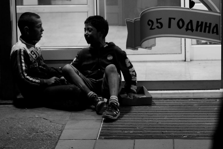 40 Street Photos From Serbia