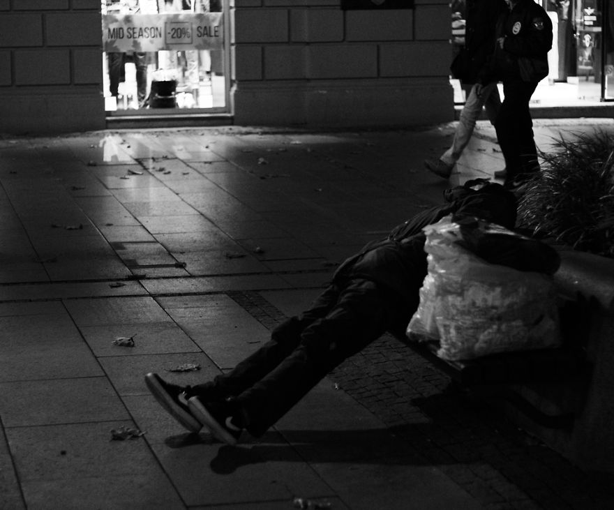 40 Street Photos From Serbia