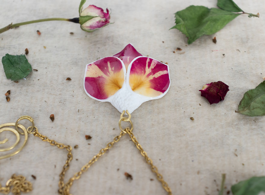 I Love To Turn Real Roses Into Unusual Art Jewelry I Love To Turn Real Roses Into Unusual Art Jewelry