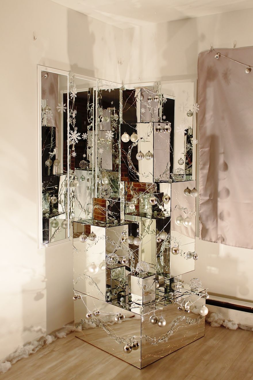 We Continue Our Tradition Of Making Unconventional Christmas Trees And This Year We Made One From Old Mirrors (21 Pics) We Continue Our Tradition Of Making Unconventional Christmas Trees And This Year We Made One From Old Mirrors (21 Pics)