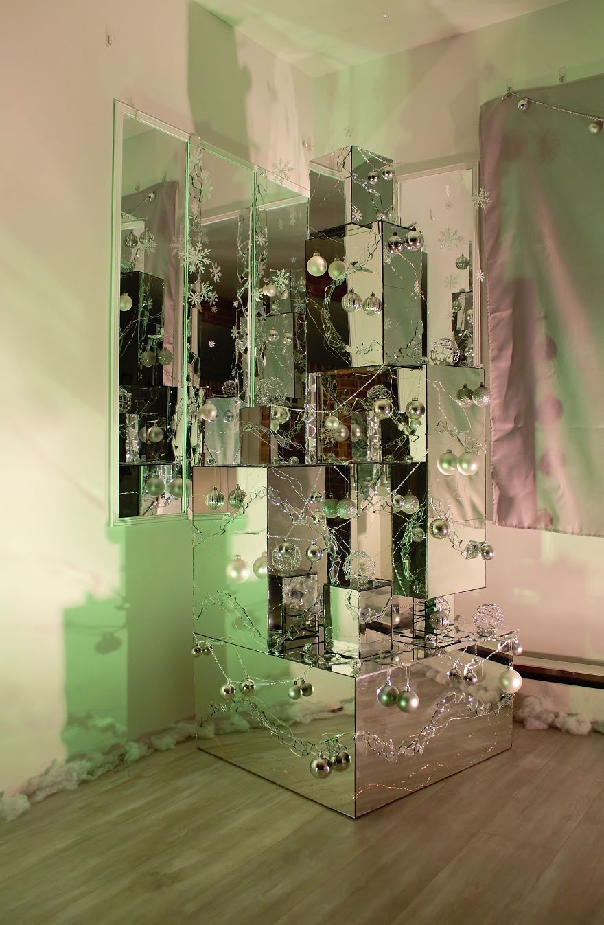 We Continue Our Tradition Of Making Unconventional Christmas Trees And This Year We Made One From Old Mirrors (21 Pics) We Continue Our Tradition Of Making Unconventional Christmas Trees And This Year We Made One From Old Mirrors (21 Pics)