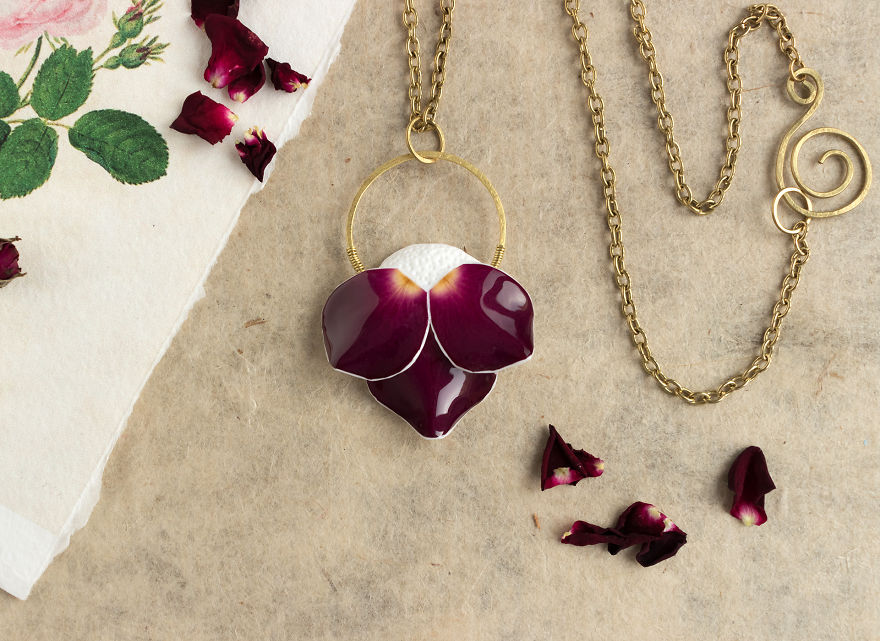 I Love To Turn Real Roses Into Unusual Art Jewelry