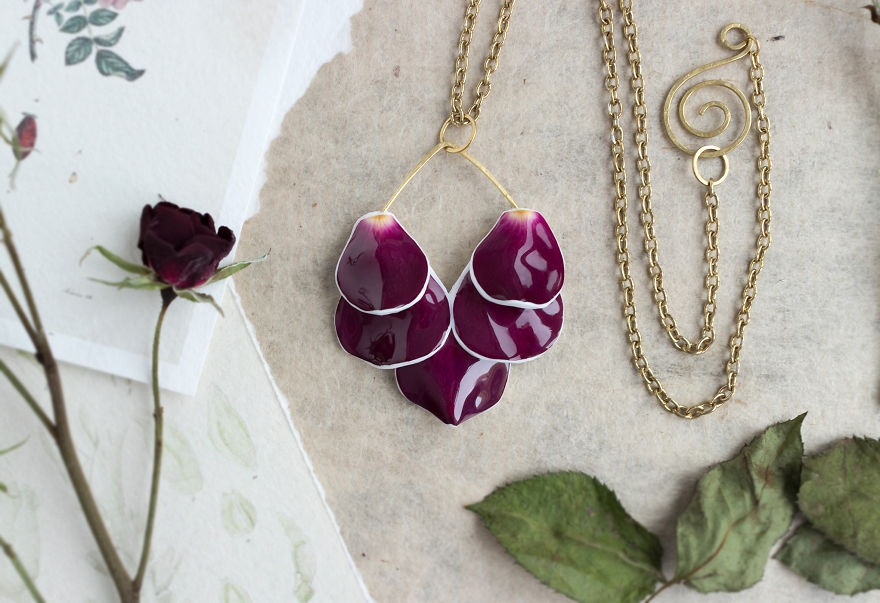 I Love To Turn Real Roses Into Unusual Art Jewelry I Love To Turn Real Roses Into Unusual Art Jewelry