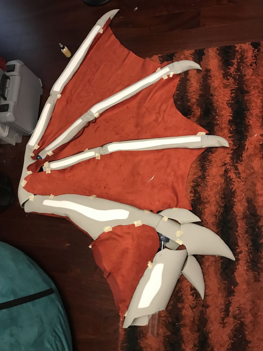 I Used Foam And 3D Prints To Create An Animated Dragon Cosplay And It Took Me Over 400 Hours (18 Pics)