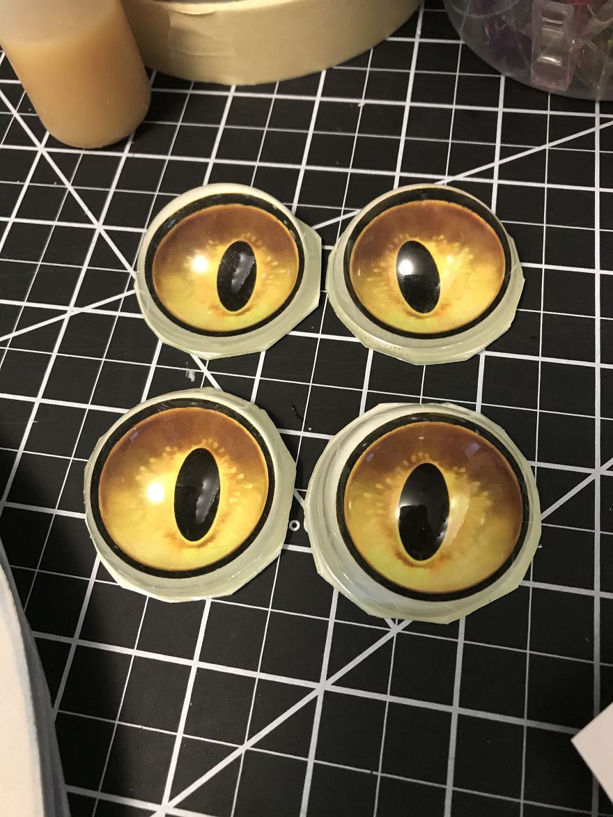 I Used Foam And 3D Prints To Create An Animated Dragon Cosplay And It Took Me Over 400 Hours (18 Pics)