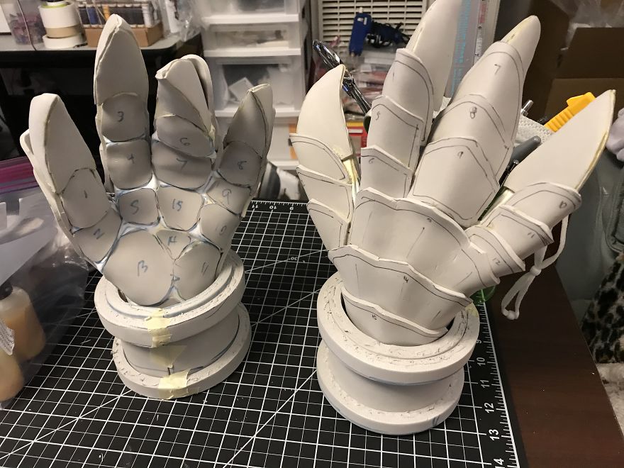 I Used Foam And 3D Prints To Create An Animated Dragon Cosplay And It Took Me Over 400 Hours (18 Pics)