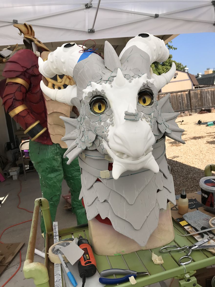 I Used Foam And 3D Prints To Create An Animated Dragon Cosplay And It Took Me Over 400 Hours (18 Pics)